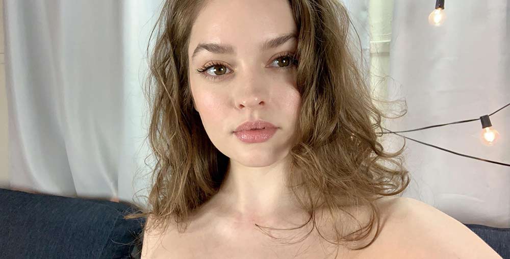 Mary Moody - Female Cam Model of the Year